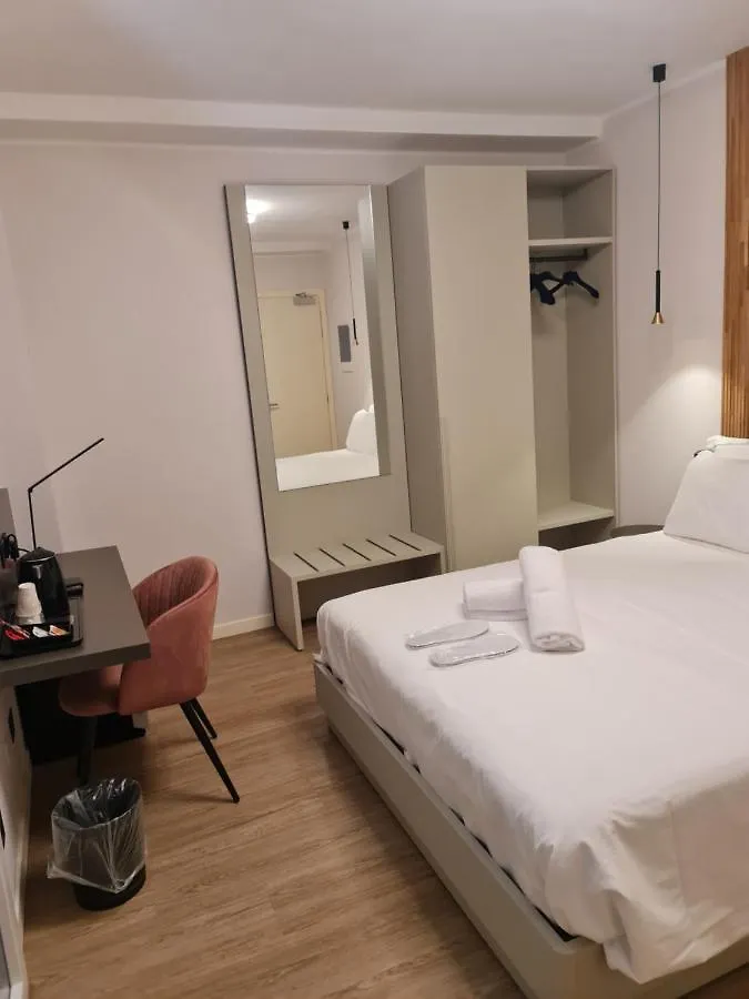 Hotel Miratorre Superior 피사 3*,
